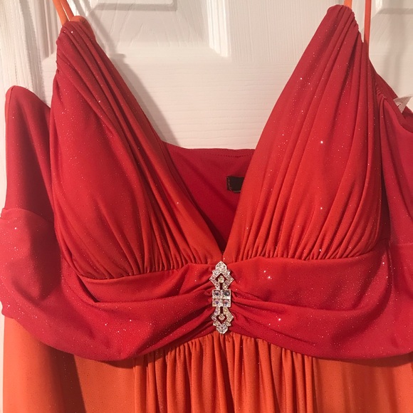 Evening Gown - Picture 2 of 4